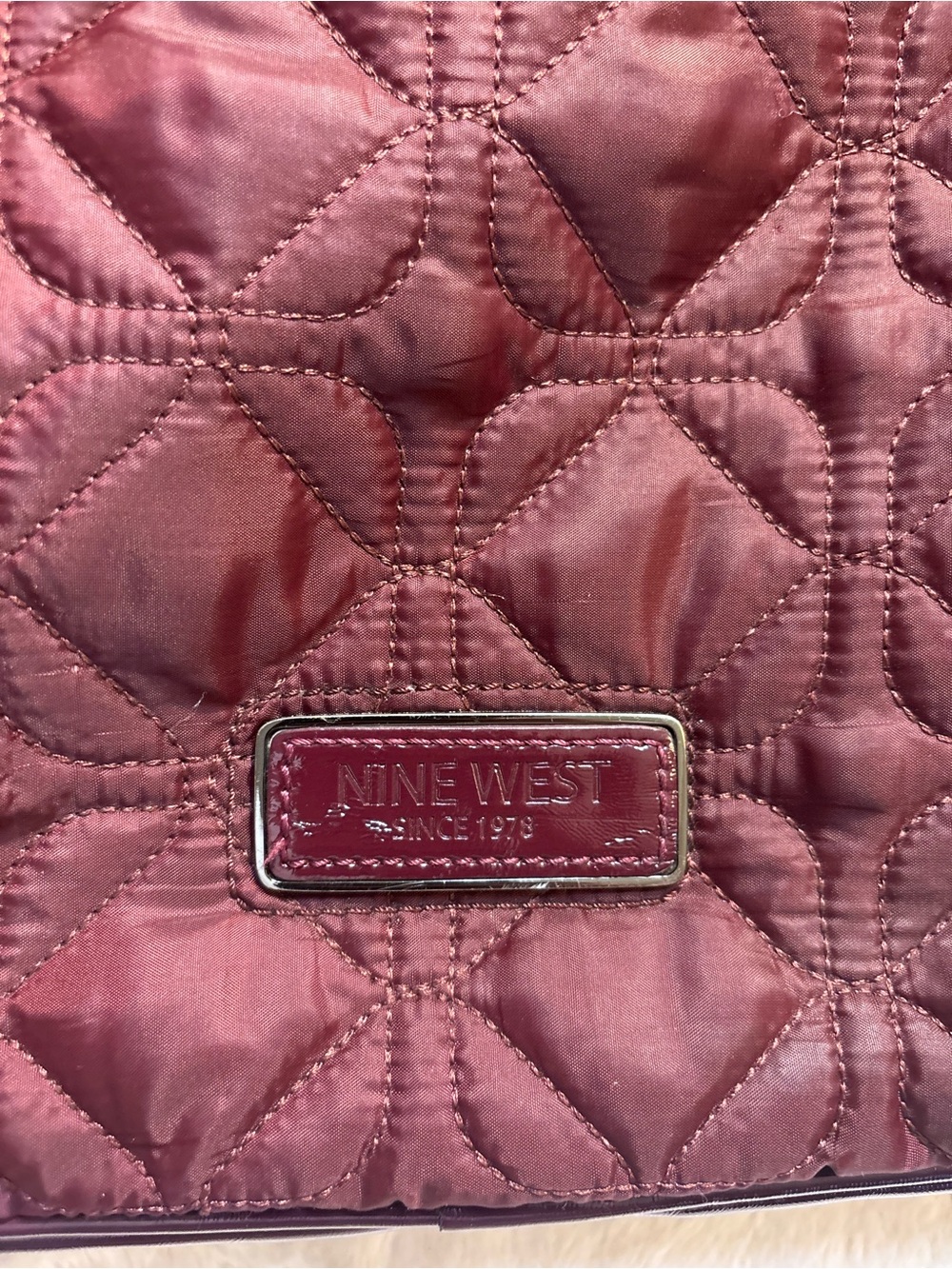 Nine West Laptop Tote Plum Purple Burgundy Quilted Diamond pattern 100% Nylon - Picture 16 of 16